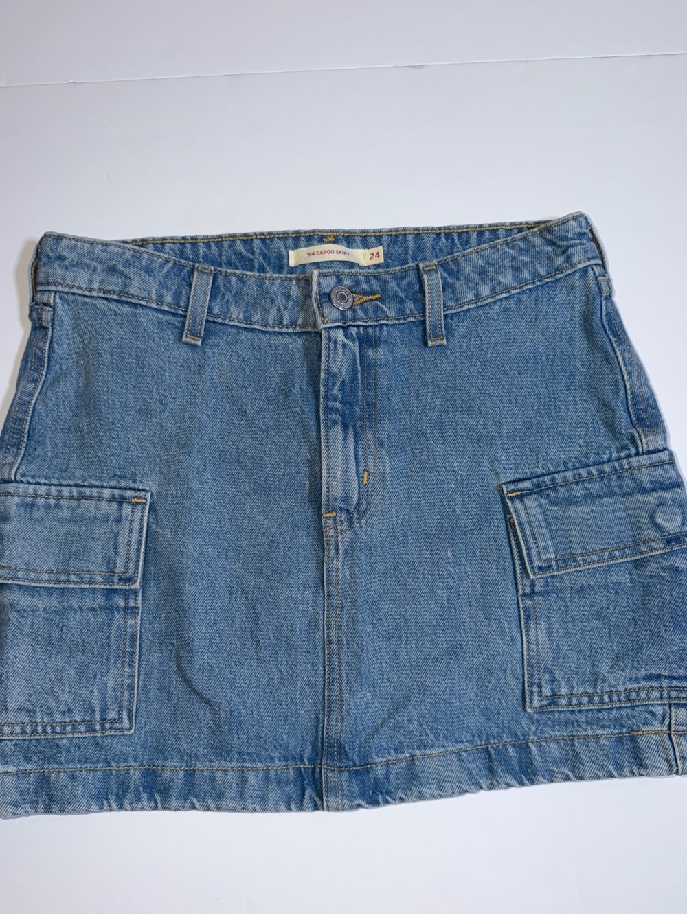 Levi's '94 Mini Cargo Skirt 24 Look at Blue Light Wash Cargo Pockets
